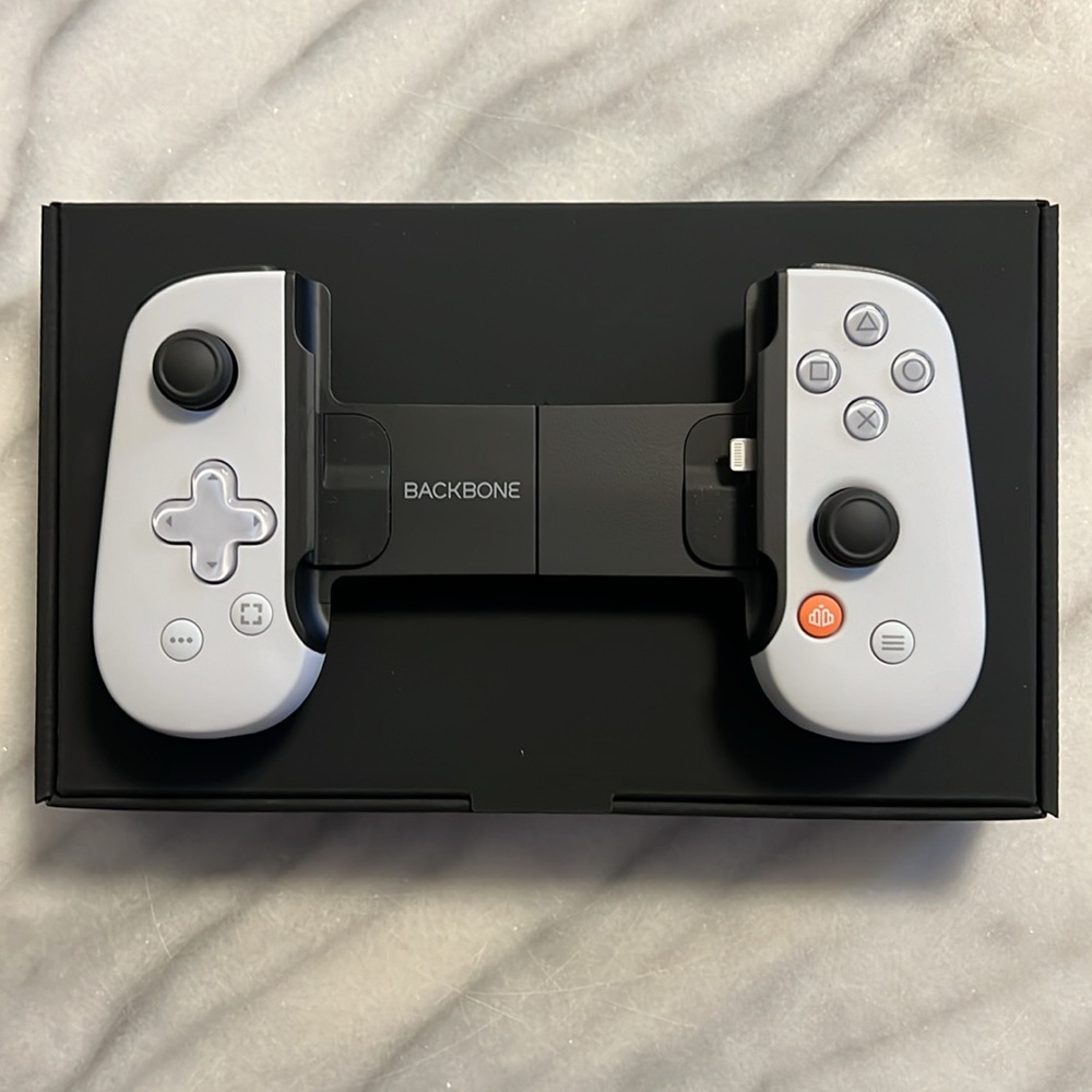 Backbone Controller for iPhone with Lighting - Picture 4 of 5